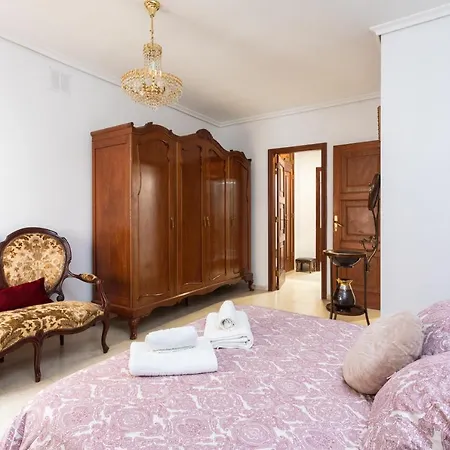 Home2book Spacious Classic Design Apto Sc Center Apartment